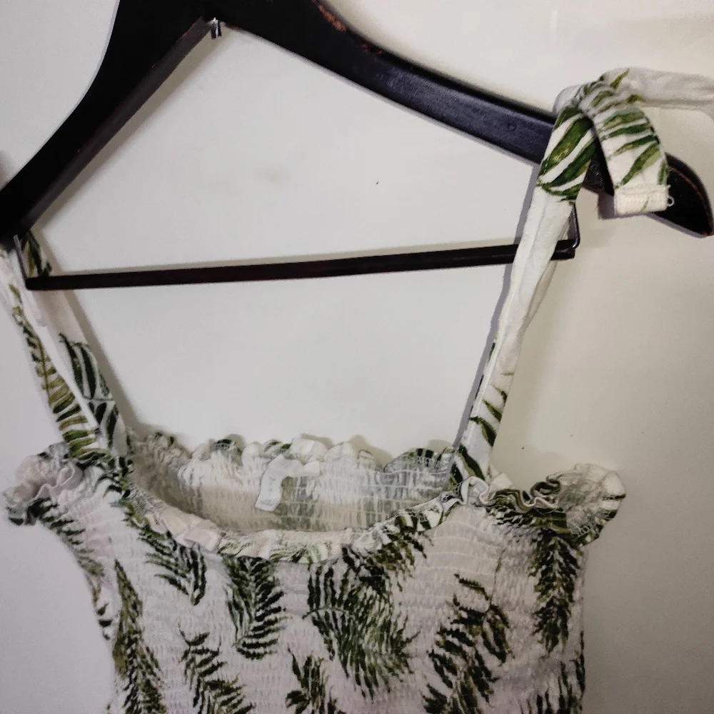 H&M Palm Print Smocked Top 💚 - Picture 3 of 13